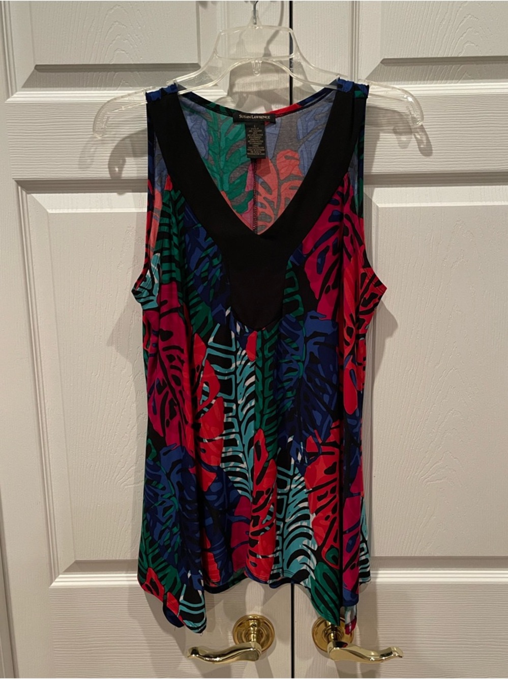 Susan Lawrence Multicolor Leaf-Print V-Neck Tank with Black Trim